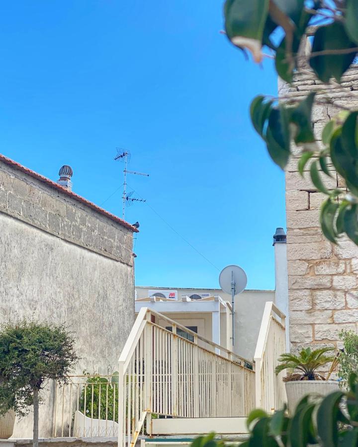 Palazzo Morola XIV Century Apartamento Giovinazzo Exterior foto