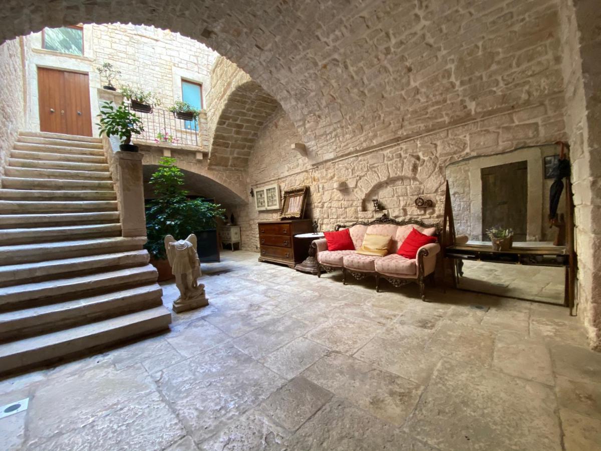 Palazzo Morola XIV Century Apartamento Giovinazzo Exterior foto
