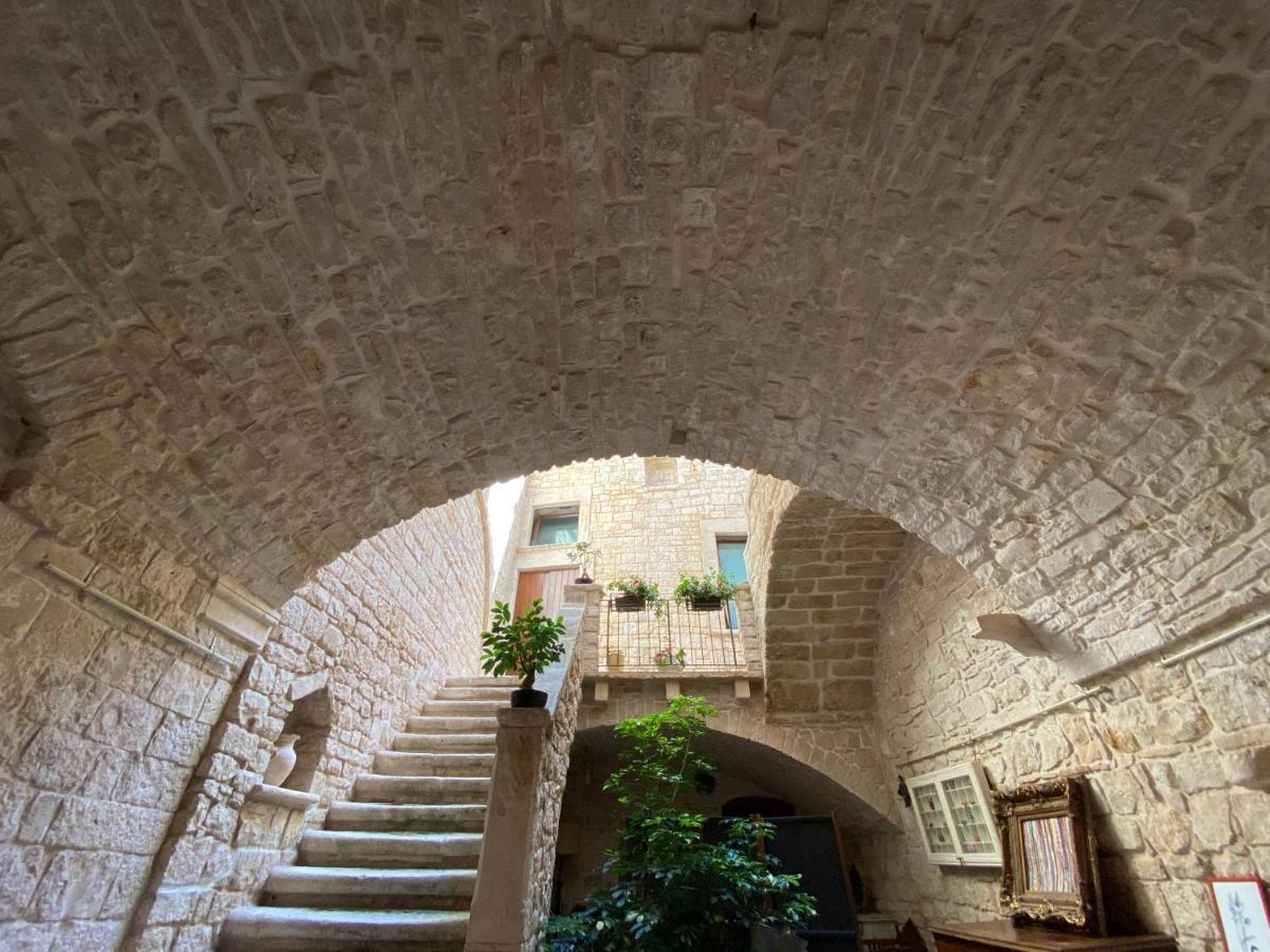 Palazzo Morola XIV Century Apartamento Giovinazzo Exterior foto