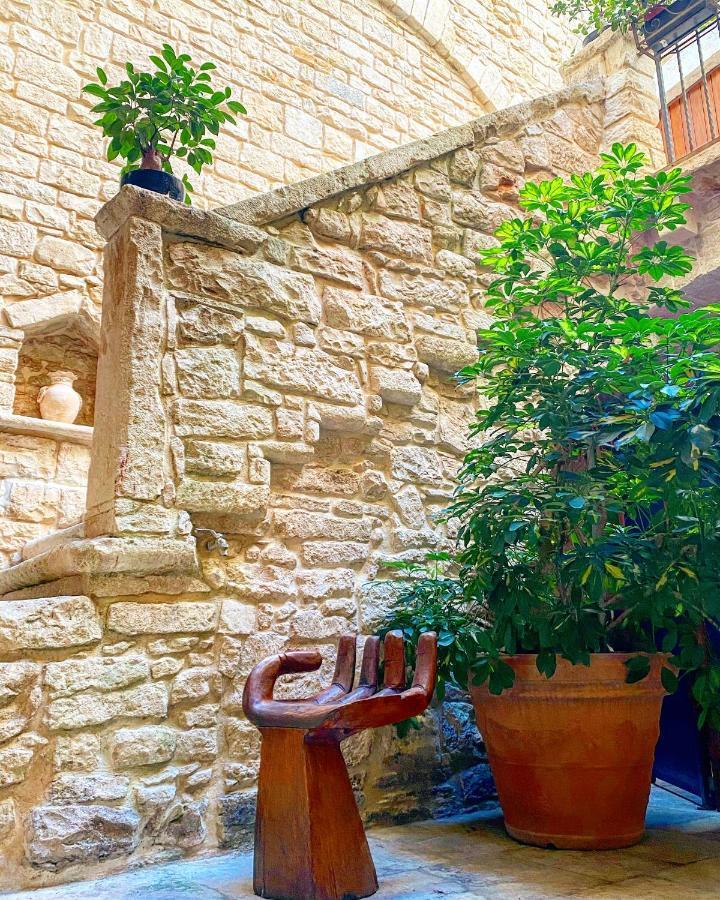 Palazzo Morola XIV Century Apartamento Giovinazzo Exterior foto