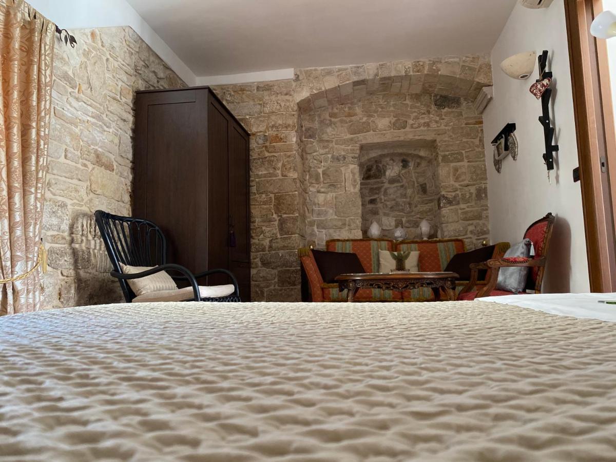 Palazzo Morola XIV Century Apartamento Giovinazzo Exterior foto