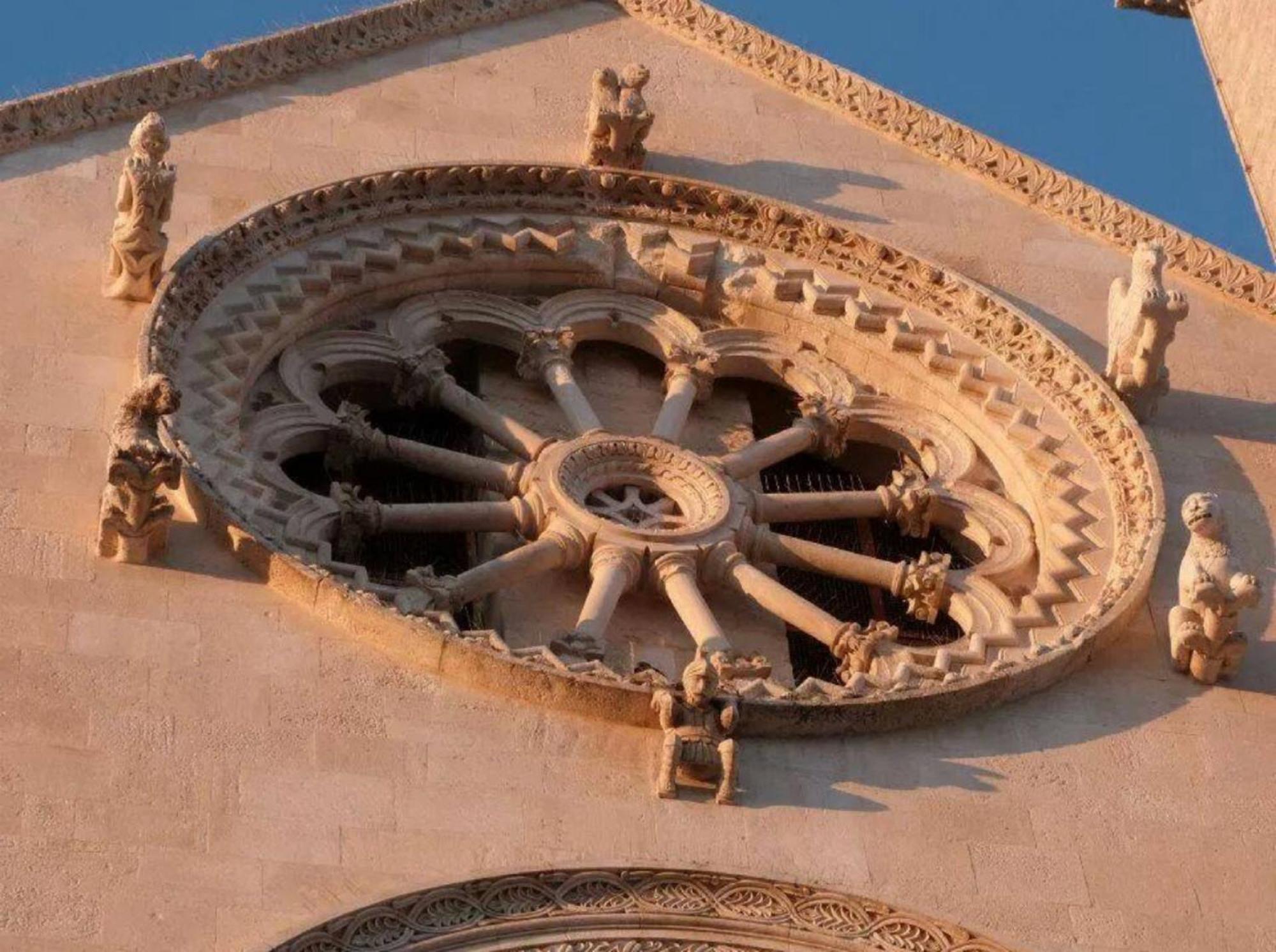 Palazzo Morola XIV Century Apartamento Giovinazzo Exterior foto