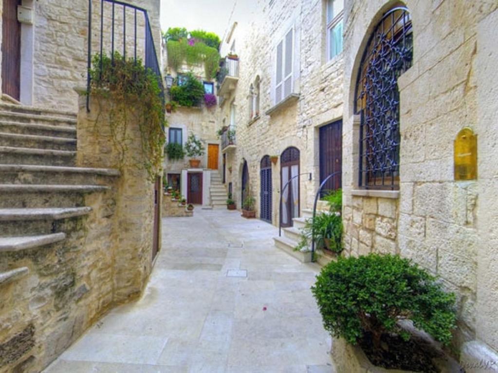 Palazzo Morola XIV Century Apartamento Giovinazzo Exterior foto