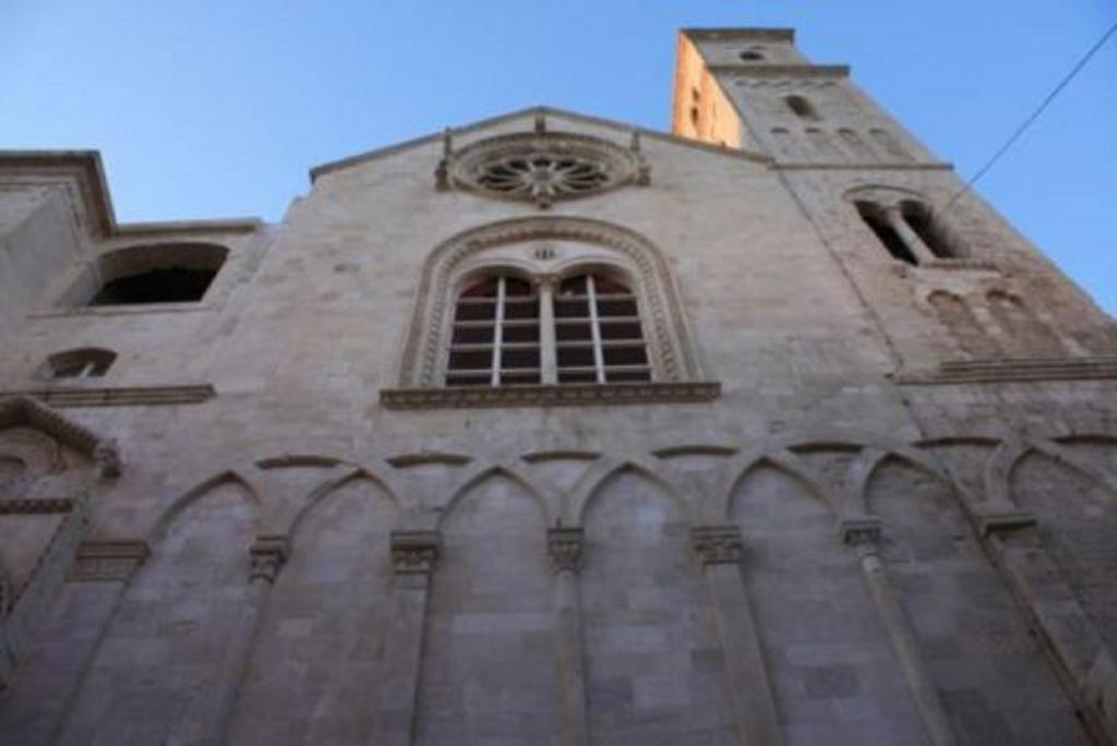 Palazzo Morola XIV Century Apartamento Giovinazzo Exterior foto