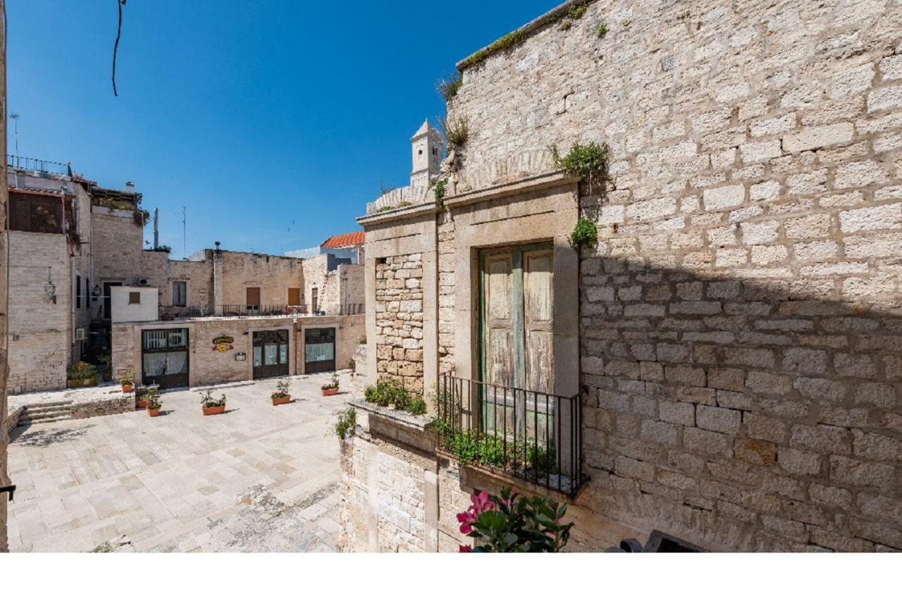 Palazzo Morola XIV Century Apartamento Giovinazzo Exterior foto
