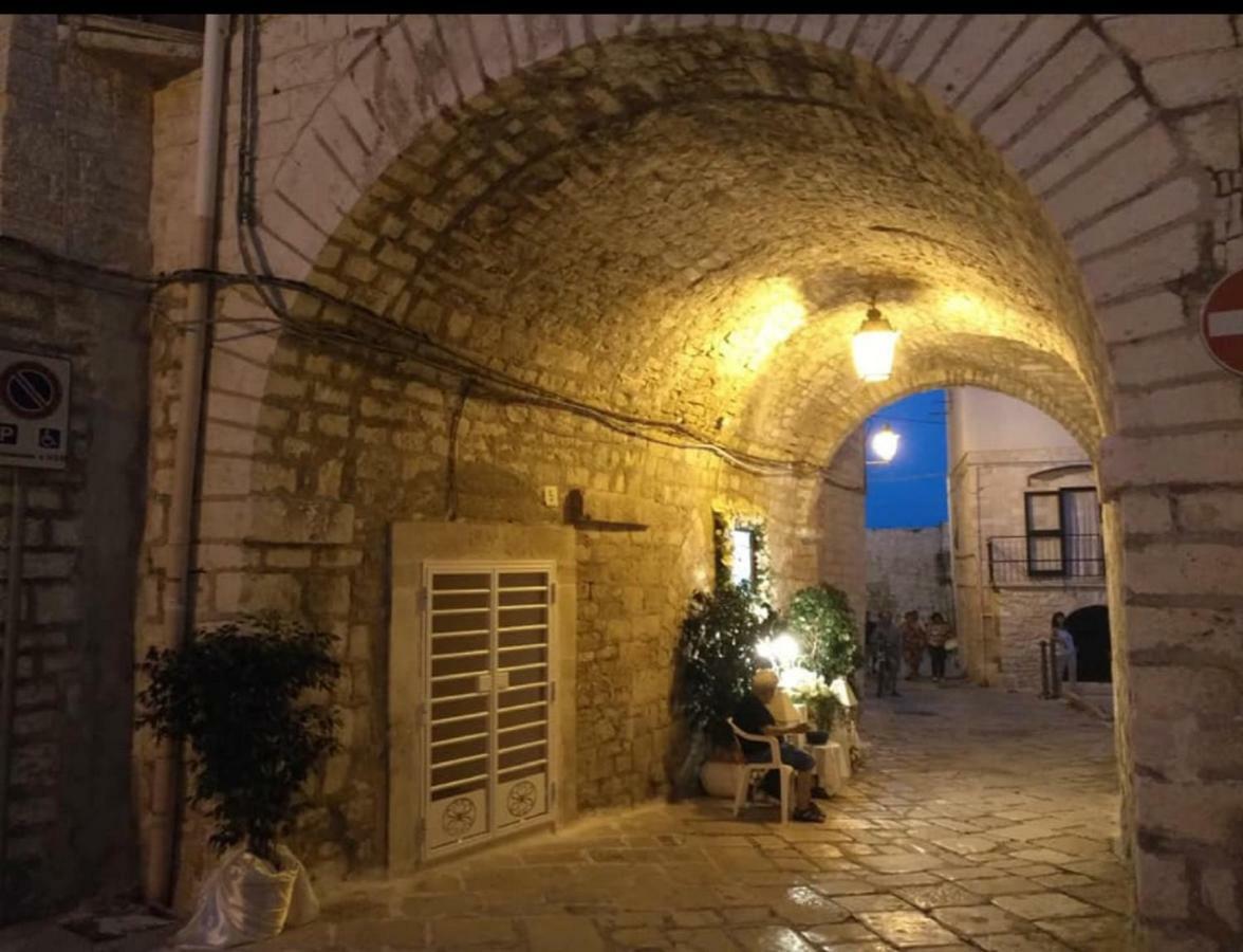 Palazzo Morola XIV Century Apartamento Giovinazzo Exterior foto