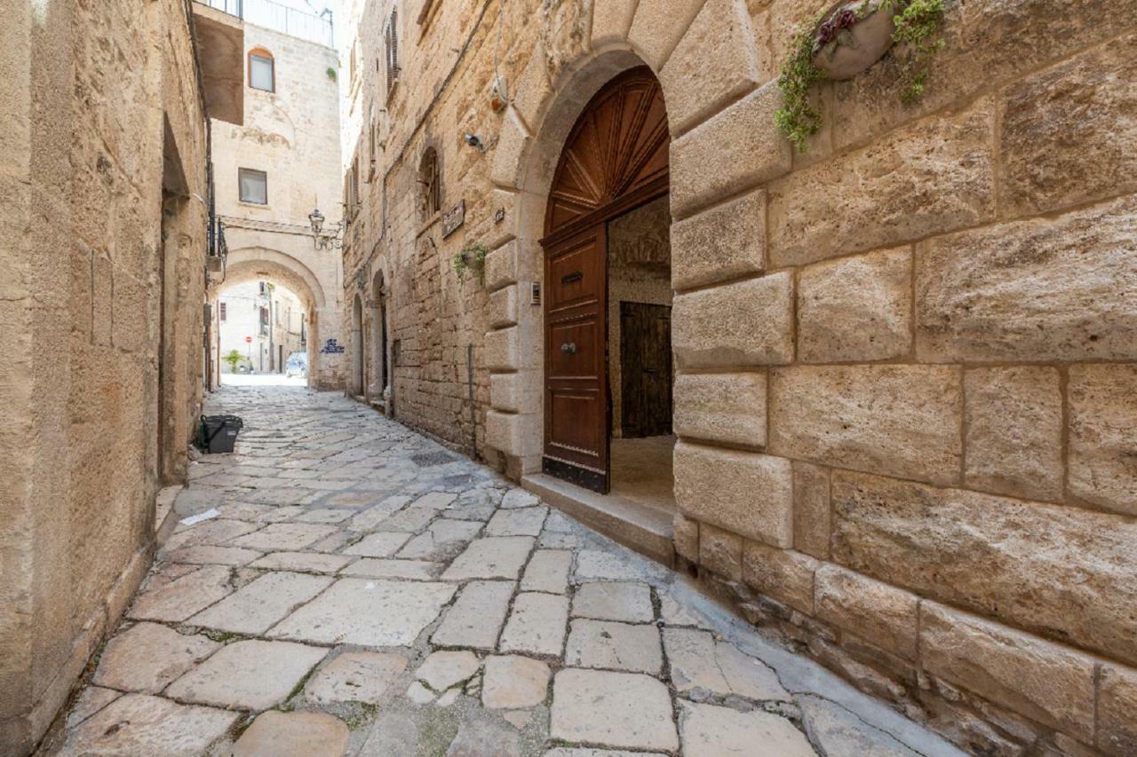 Palazzo Morola XIV Century Apartamento Giovinazzo Exterior foto