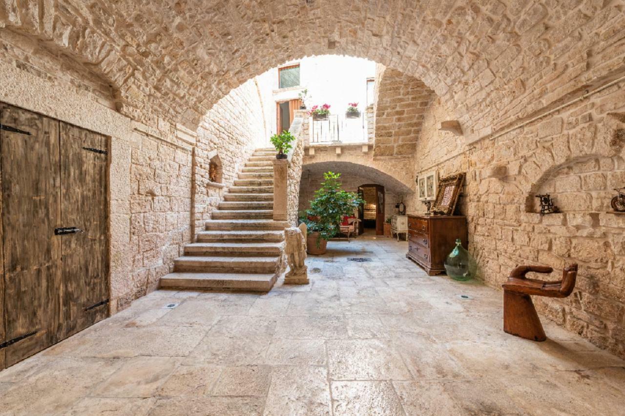 Palazzo Morola XIV Century Apartamento Giovinazzo Exterior foto