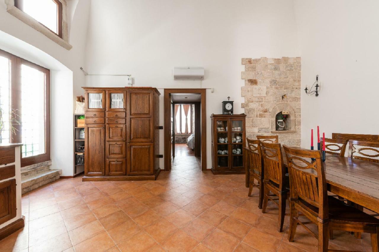 Palazzo Morola XIV Century Apartamento Giovinazzo Exterior foto