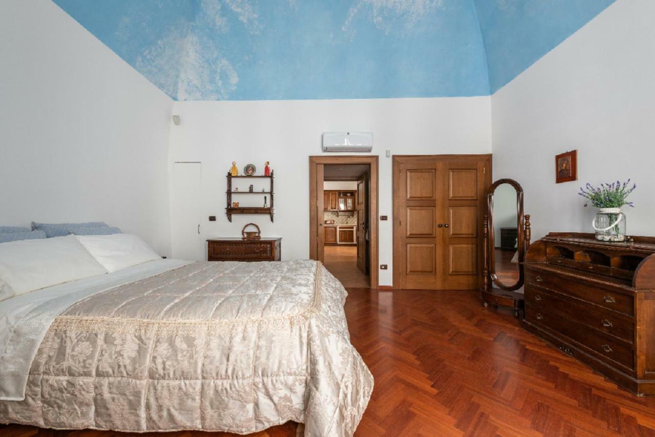 Palazzo Morola XIV Century Apartamento Giovinazzo Exterior foto