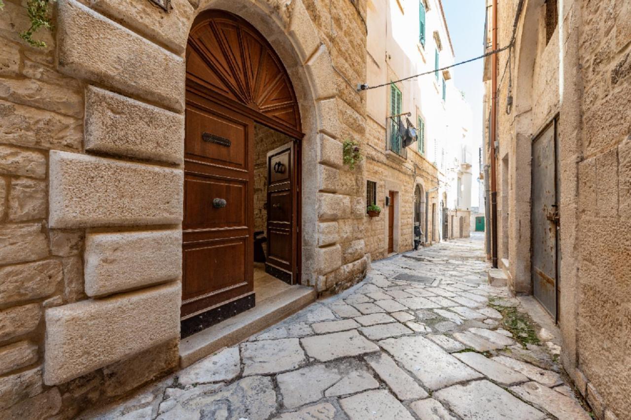 Palazzo Morola XIV Century Apartamento Giovinazzo Exterior foto